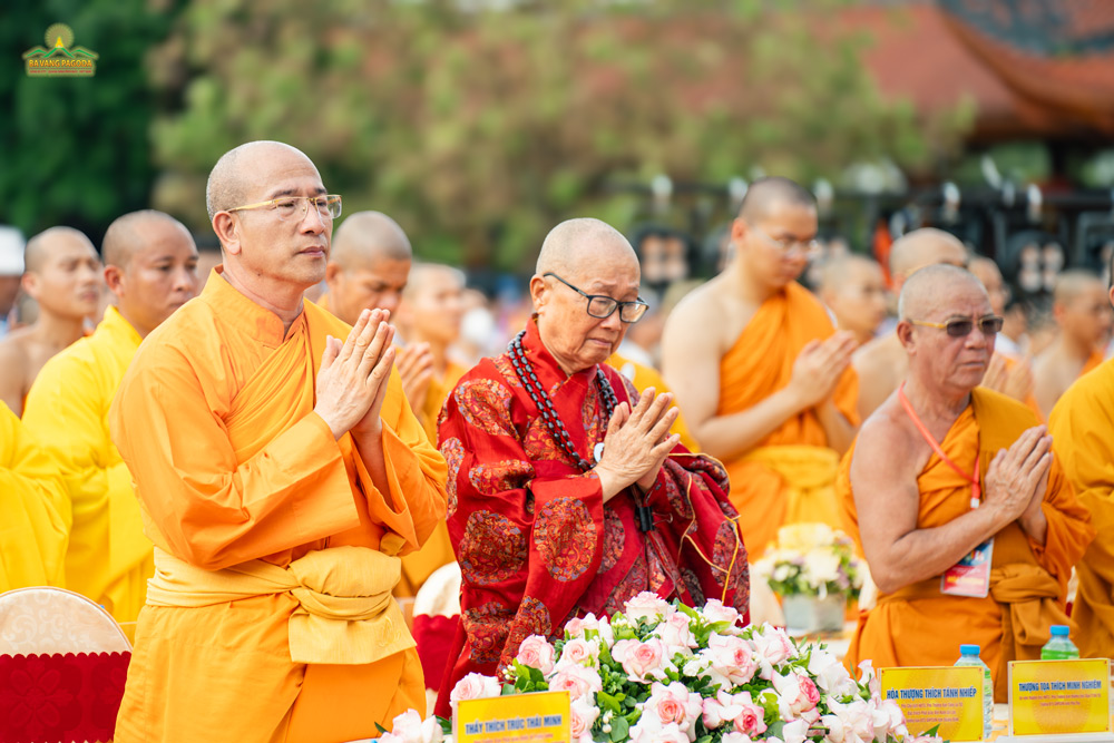 Most Venerable Thich Tanh Nhiep and Thay Thich Truc Thai Minh attentively listened to the Message from the Supreme Patriarch of the National Vietnam Buddhist Sangha on the 2568th Vesak Celebration.
