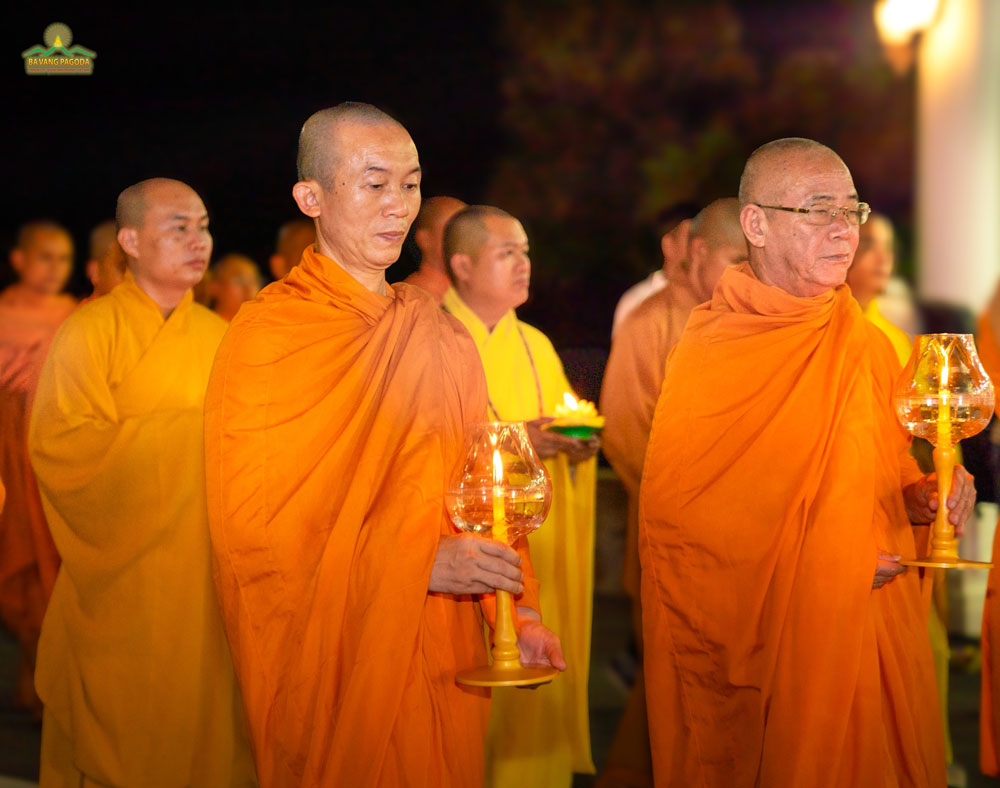 The ceremony also witnessed the participation of venerable monks from other pagodas in the country