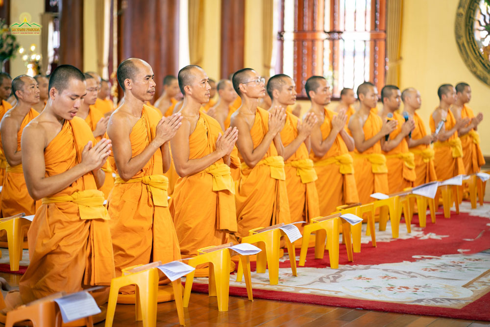 May the power of repentance in this Dharma assembly help participants gain merits, transfer their bad karmas, and attain peace.