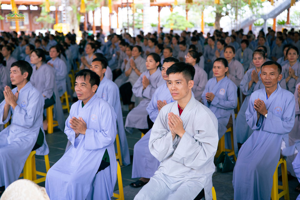 So Emperor Liang's Repentance Dharma assembly this year has ended. May the Buddhist participants be more diligent in their Buddhist practice, benefiting their families and the country.