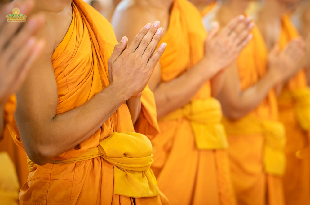 After three consecutive days of practicing repentance at Emperor Liang's Repentance Dharma assembly, the monks performed the concluding ritual in a solemn atmosphere.