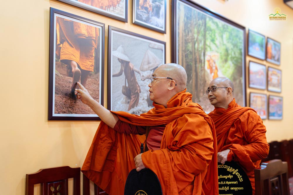 The image of the cracked bare feet of the monks practicing Dhutanga in the forest at Ba Vang Pagoda has left a certain mark in the hearts of Buddhist monks