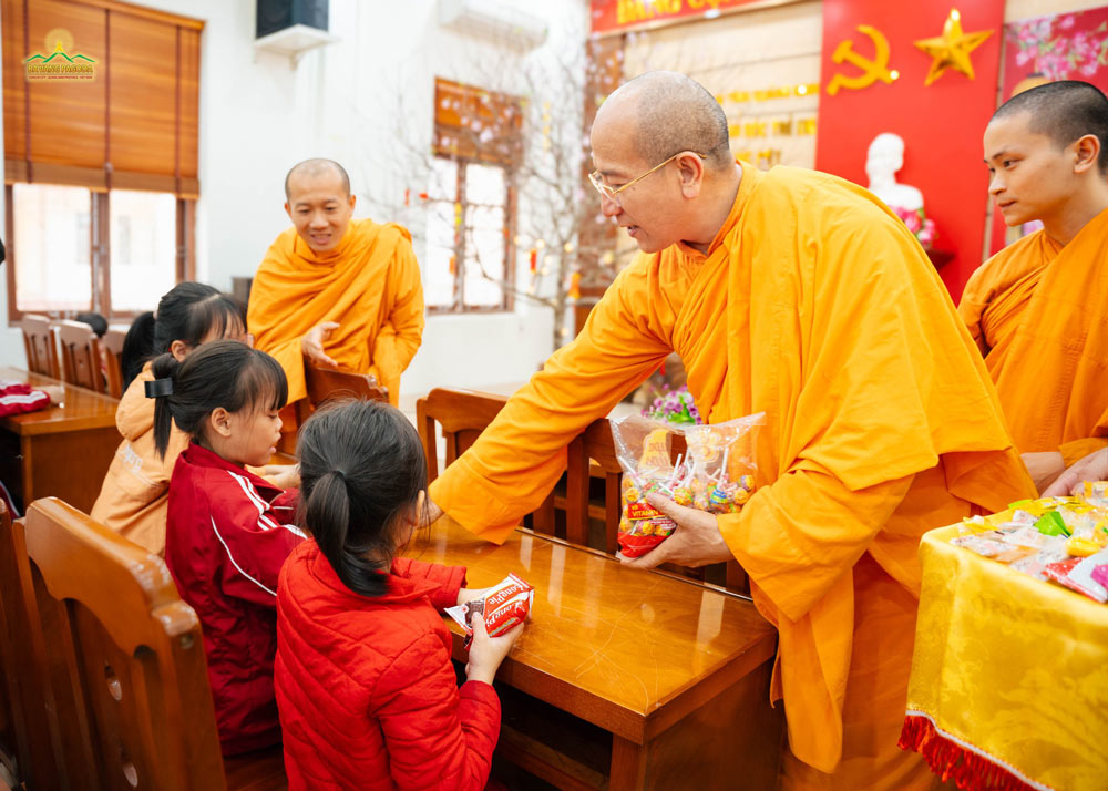 The candies of love from Thay and Ba Vang Pagoda