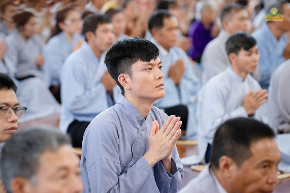 The seventh lunar month—the Ullamabana month—has come. It is time for everyone, particularly Buddhist practitioners, to turn their hearts towards their parents and engrave more of their parents great kindness