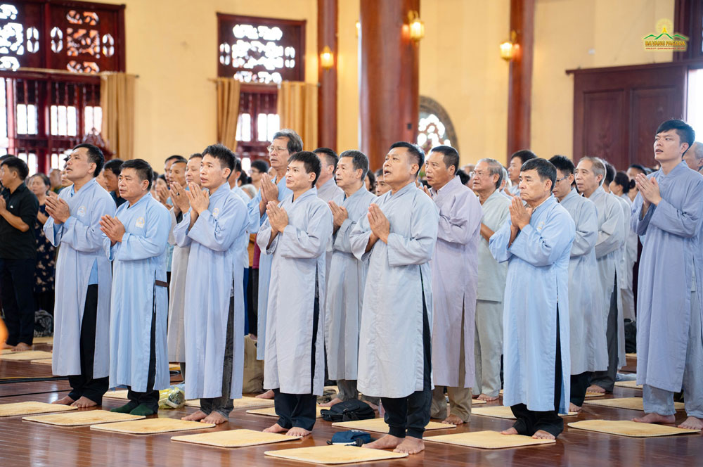 The ceremony took place in a solemn atmosphere, filled with many emotions