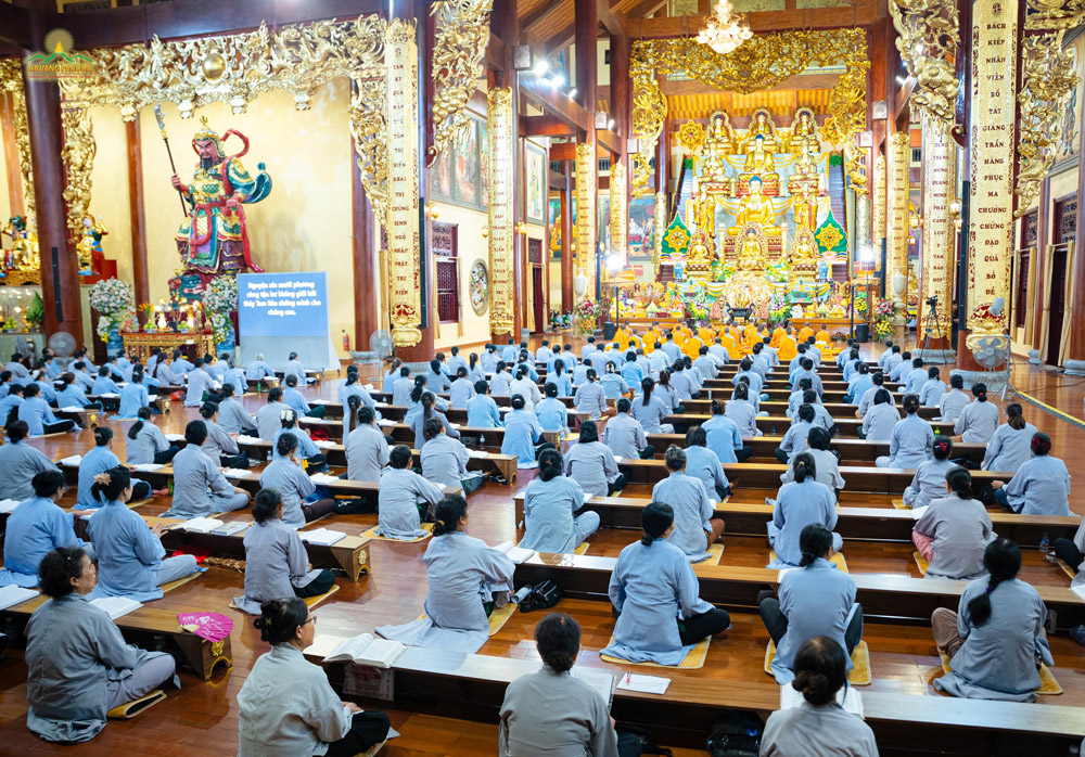 The opening ritual was held in a solemn atmosphere