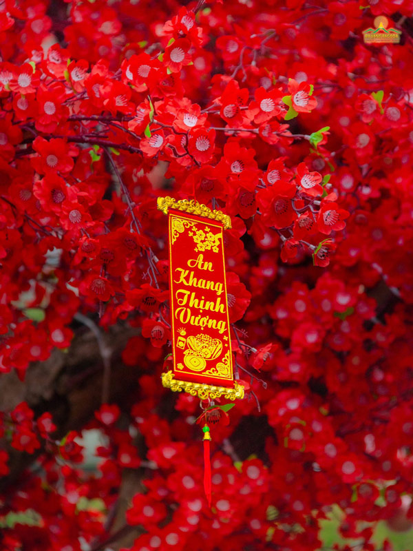 May all visitors and Buddhist a new year of good health and prosperity