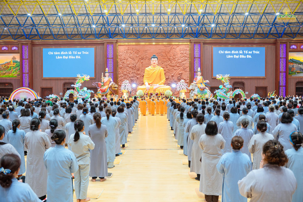 The ceremony took place in a solemn atmosphere, filled with many emotions