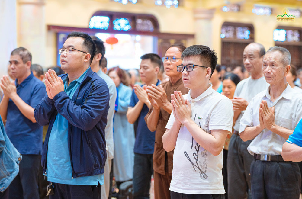 The ceremony took place in a solemn atmosphere