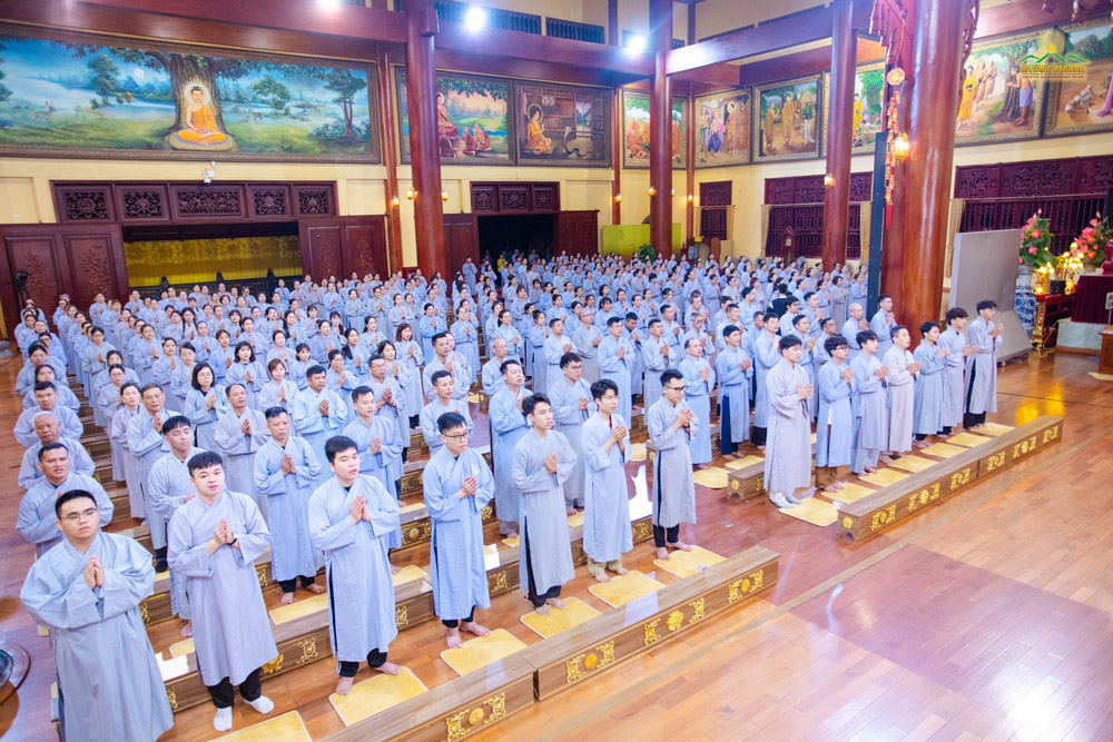 The opening ceremony took place on the second floor of the Main Hall in a solemn and tranquil atmosphere