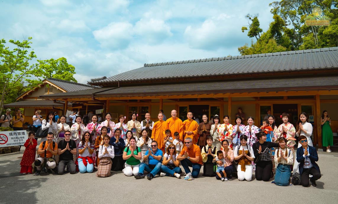 Thays Dharma propagation tour serves to introduce Buddhism to more people and help reinforce the belief of Buddhists in Japan. In line with that purpose, his visits also garnered the interest and participation of many foreigners.