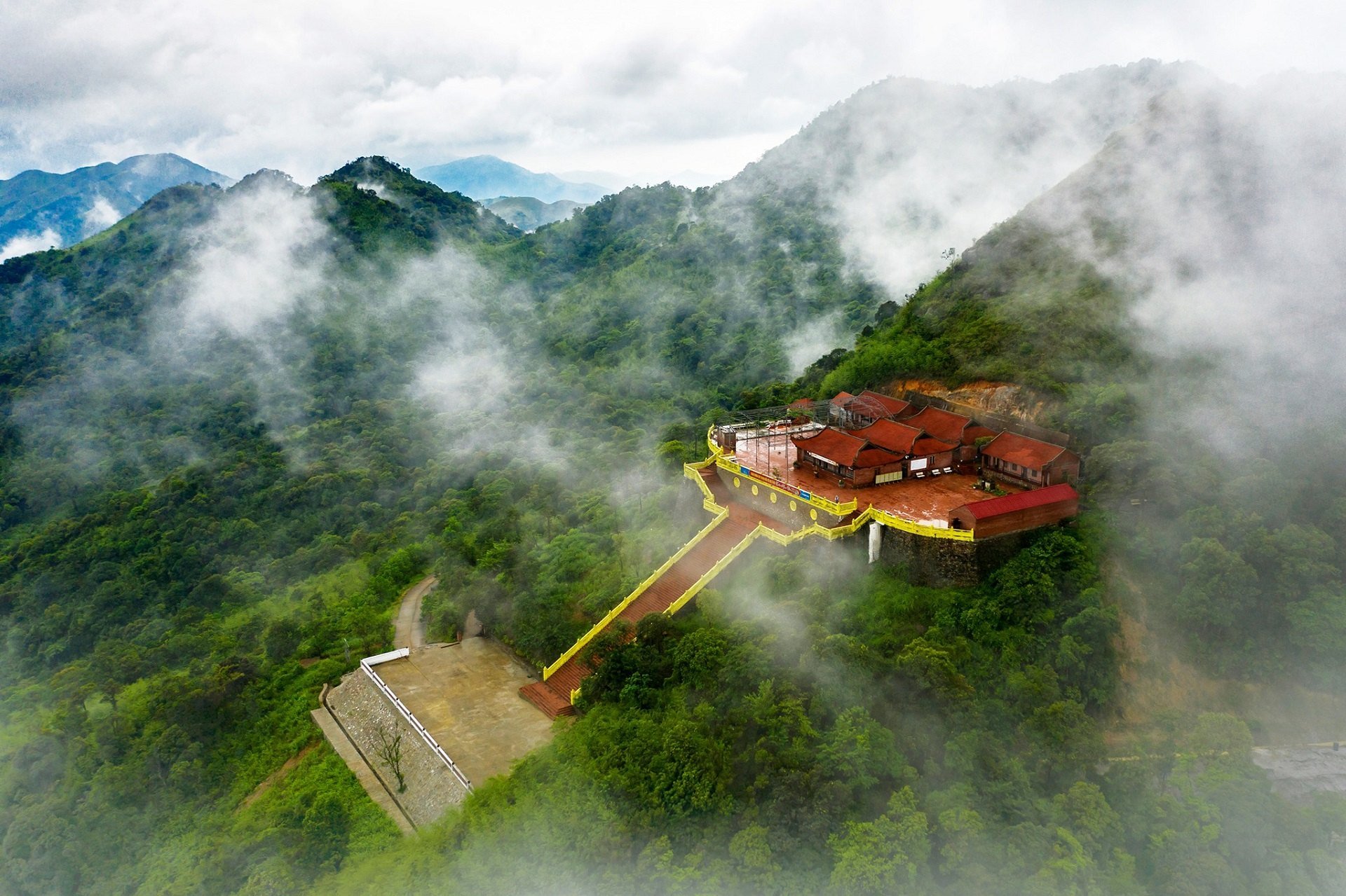 Image of Ngoa Van hermitage at Yen Tu mountain (Quang Ninh) today (source: Internet)