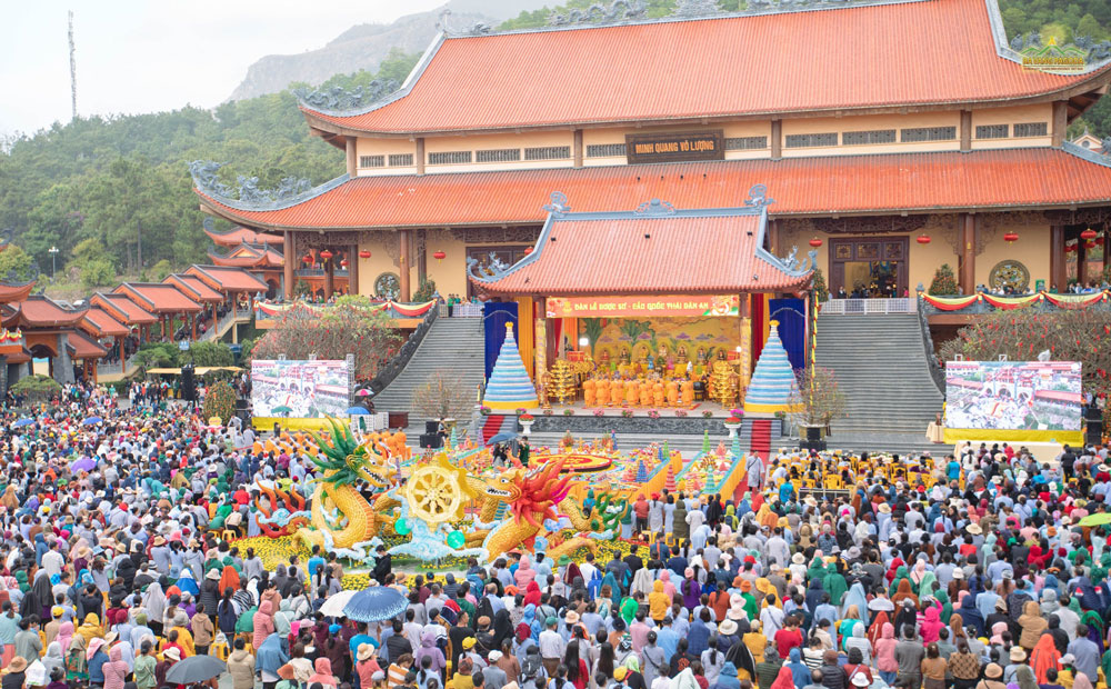 The Opening of Medicine Buddha Ceremony occurred in a solemn manner.