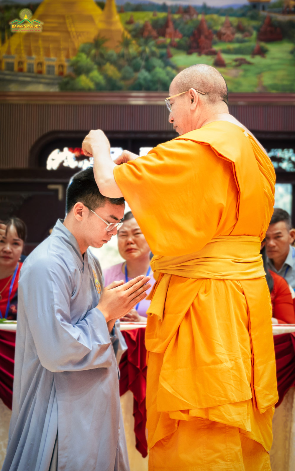 “Dear Thay, I hope you will accept my request to ordain me, letting me take my first steps into the holy linage and the path that all Buddhas have walked,” a sincere request of an aspirant to Thay
