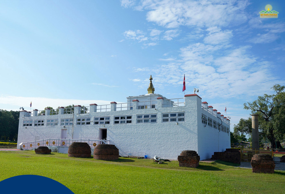 The holy site of Lumbini Garden, where the Buddha descended to the world (the temple has undergone reconstruction to become as it is nowadays)