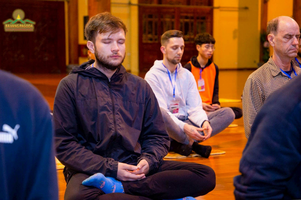 Participants of the 2-day Meditation Experience Programme sitting meditation in the Main Hall of Ba Vang Pagoda