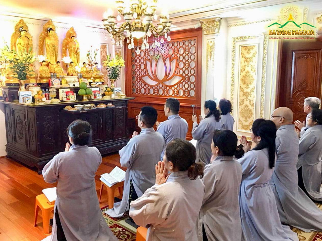 Buddhists of Ba Vang Pagoda vowing to conduct self-cultivation to combat COVID-19