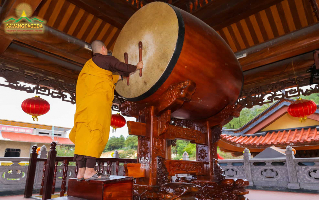 The Drum of right mindfulness - An important and indispensable part in Buddhist tradition.