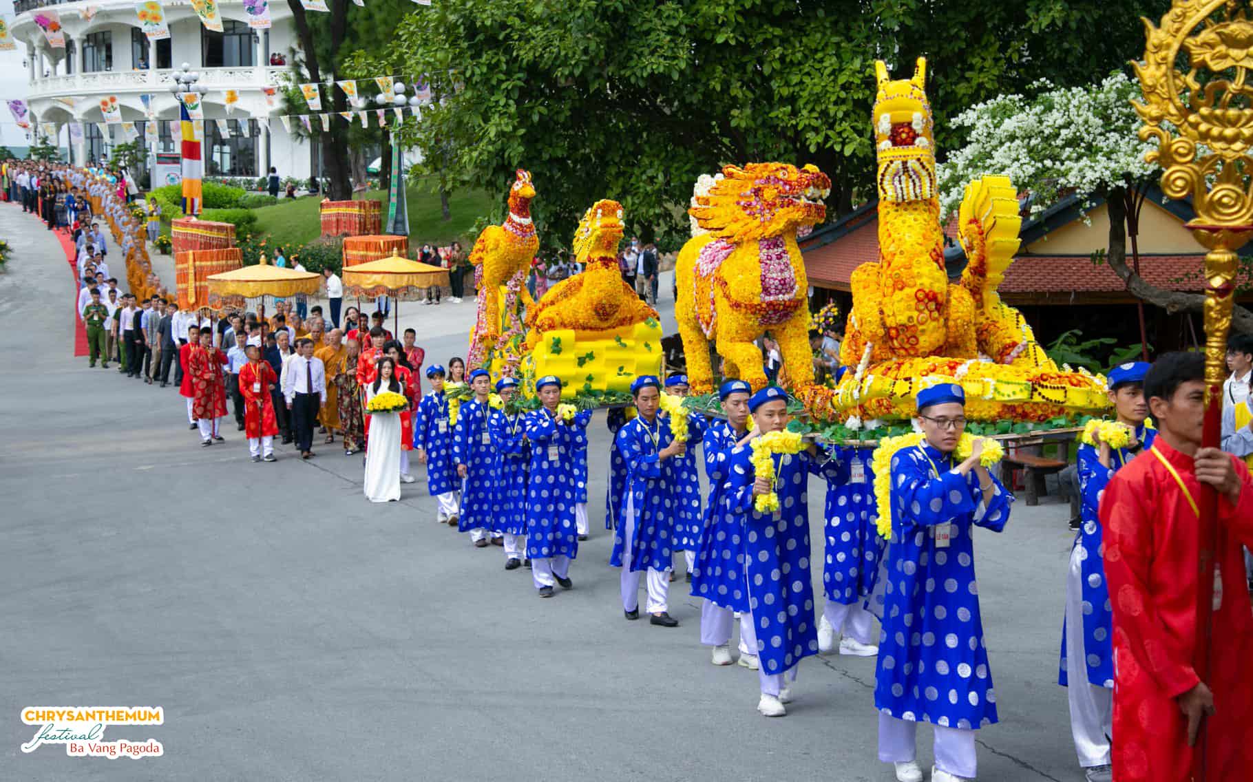 Rites of the Four Holy Beasts bringing the Six Sorts of Offerings at Chrysanthemum Festival 2020 at Ba Vang Pagoda