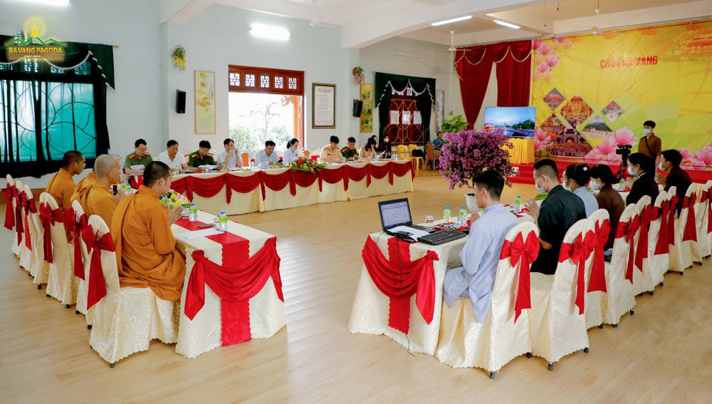 The meeting to discuss on the organisation of Ba Vang Pagodas Chrysanthemum Festival 2020.