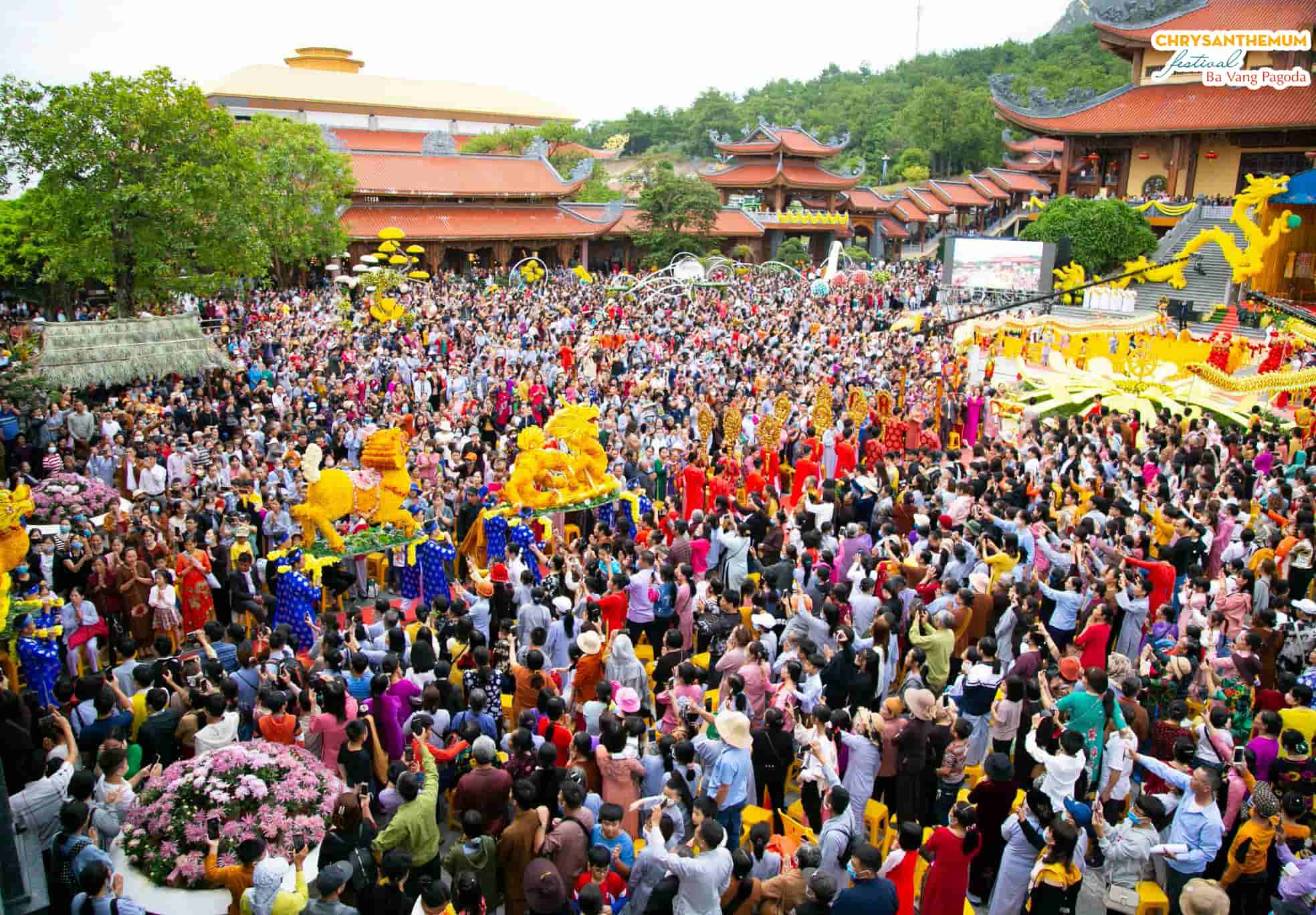 Thousands of Buddhists and tourists attending the Opening ceremony of Chrysanthemum Festival 2020 at Ba Vang Pagoda