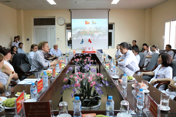 A-meeting-of-the-doctors-at-Vietnam-Sweden-Hospital