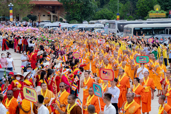 The Sangha from different countries such as Thailand, Sri Lanka, Bangladesh, Laos, and Campuchia participating in the flower parade in the happiness of the people at Ba Vang Pagoda, Vietnam