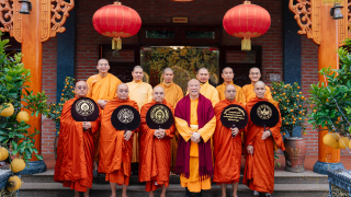 New Year's visit: Warmly welcoming the Burmese Buddhist monks delegation to Ba Vang Pagoda