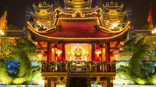 One Pillar Pagoda: A lake  “lotus” and a miracle