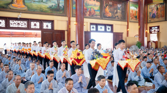 Filled with emotion during Thay's sharing in the Ullambana ceremony - Let the 'Filial Piety' be engraved in our hearts!