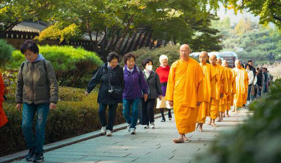 Practice walking meditation: Ease worries, awaken wisdom